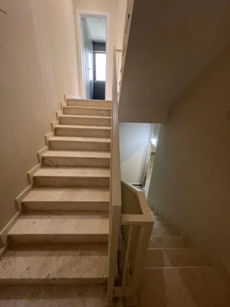 Tirane, jepet me qera apartament 2+1 Kati 1, 440 m² 2200 € (Green Valley)