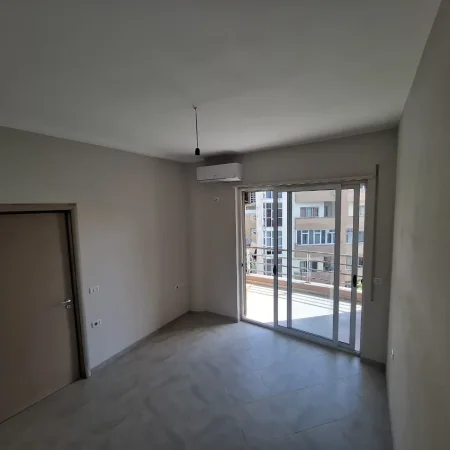 Tirane, jap me qera apartament 2+1+Aneks+Ballkon Kati 3, 127 m² (Rr. Muhamet Deliu)