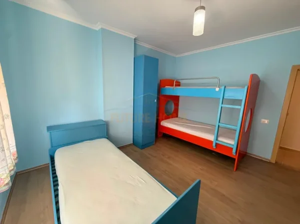 Tirane, jepet me qera apartament 2+1+Ballkon Kati 5, 110 m² 80.000 Leke  (Komuna e Parisit)