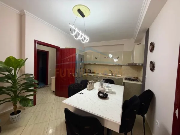 Tirane, shitet apartament 2+1+2 Kati 5, 100 m² 165.000 € (UNAZA E RE , ASTIR)