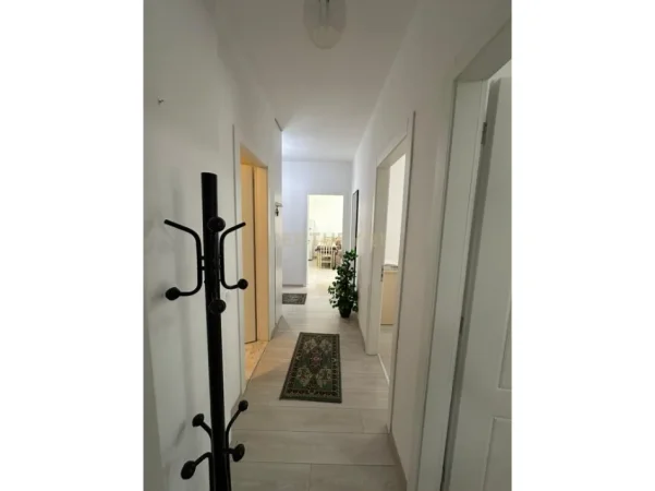Tirane, jepet me qera apartament 2+1 Kati 5, 95 m² 650 € 