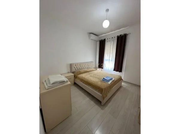 Tirane, jepet me qera apartament 2+1 Kati 5, 95 m² 650 € 