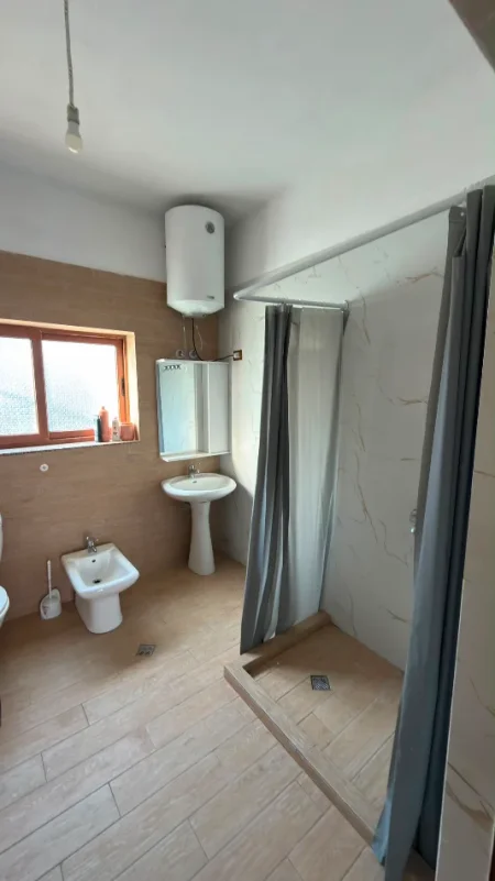 Tirane, jap me qera apartament+verande | Penthouse 2+1+Aneks+Ballkon Kati 3, 150 m² 450 € (Rruga Kadillari)