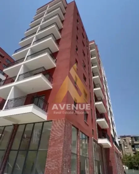 Tirane, shitet apartament 2+1+Ballkon Kati 1, 100 m² 190.000 € (Rruga Kujtim Laro)