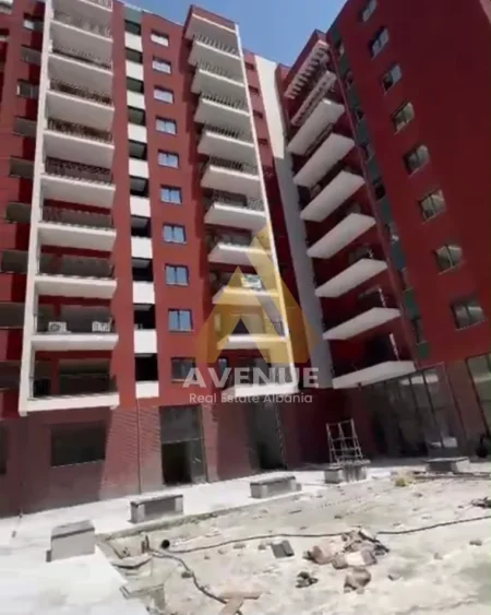 Tirane, shitet apartament 2+1+Ballkon Kati 1, 100 m² 190.000 € (Rruga Kujtim Laro)