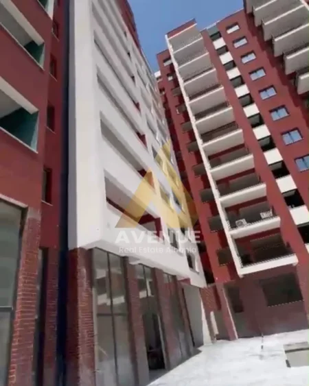 Tirane, shitet apartament 2+1+Ballkon Kati 1, 100 m² 190.000 € (Rruga Kujtim Laro)