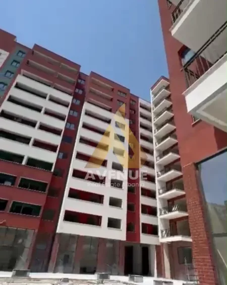 Tirane, shitet apartament 2+1+Ballkon Kati 1, 100 m² 190.000 € (Rruga Kujtim Laro)