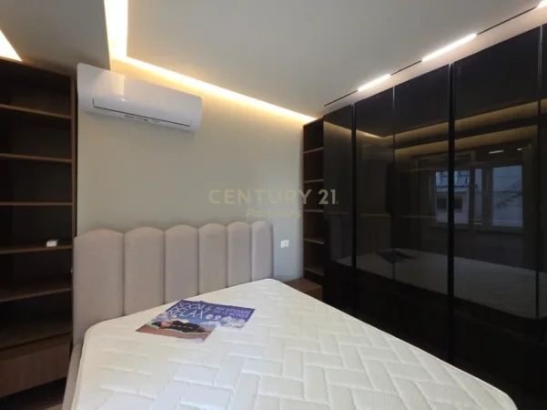 Tirane, jepet me qera apartament 1+1 Kati 1, 55 m² 700 € 
