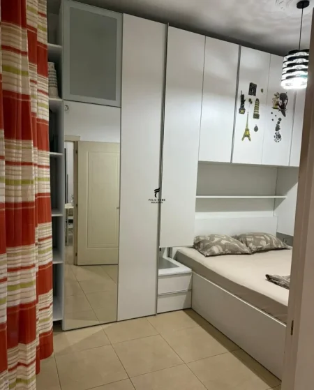 Tirane, jepet me qera apartament 1+1 Kati 3, 60 m² 500 € (TREGU ELEKTRIK)