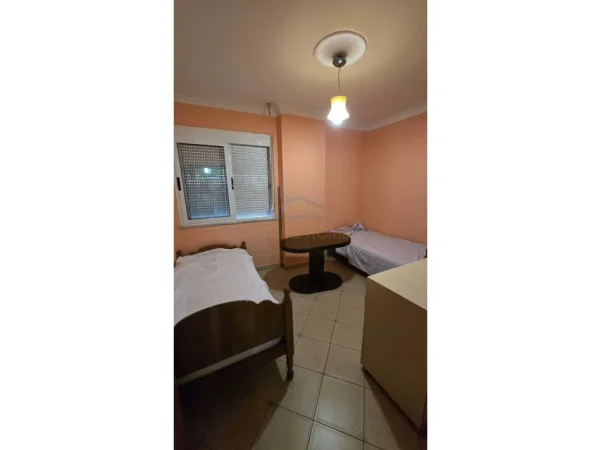 Tirane, jepet me qera apartament 2+1 Kati 1, 90 m² 550 € (ASTIR)