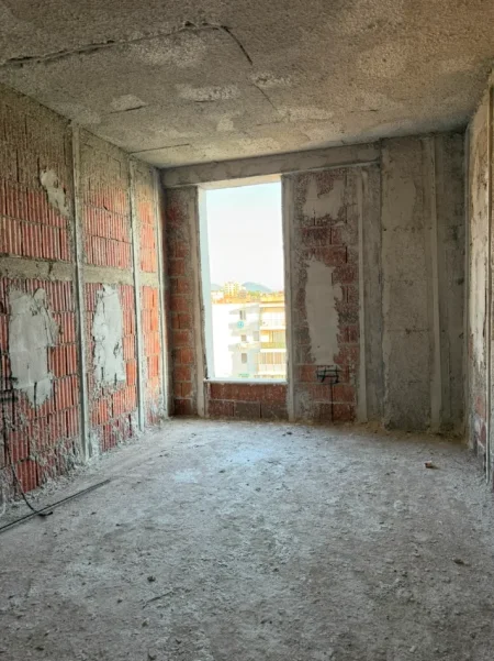 Tirane, shitet apartament 2+1+Ballkon Kati 7, 106 m² 180.000 € (Ali Demi)