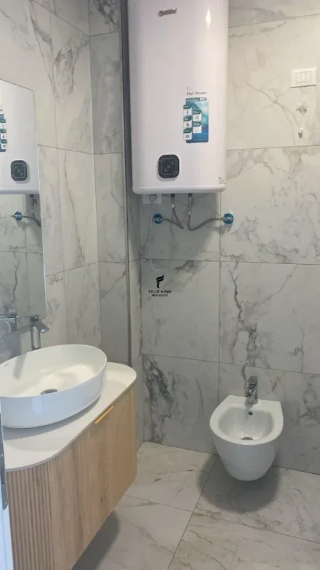 Tirane, jepet me qera zyre Kati 3, 108 m² 1.600 € (LAKE VIEW)