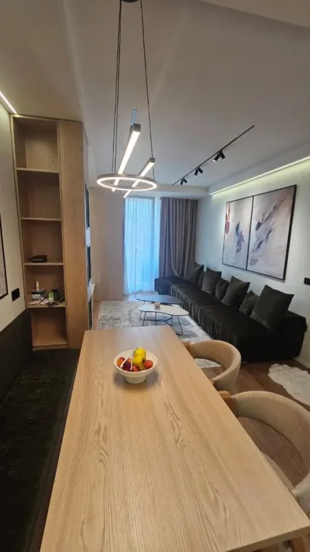 Tirane, jepet me qera apartament 1+1+Aneks+Ballkon Kati 10, 75 m² 850 € (zogu i zi)