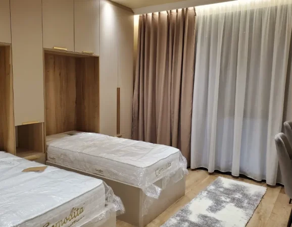 Tirane, jepet me qera apartament 2+1 , 120 m² 1.500 € 