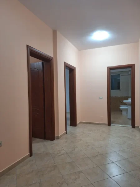 Tirane, jepet me qera 1+1 Kati 2, 110 m² (KODRA E DIELLIT)
