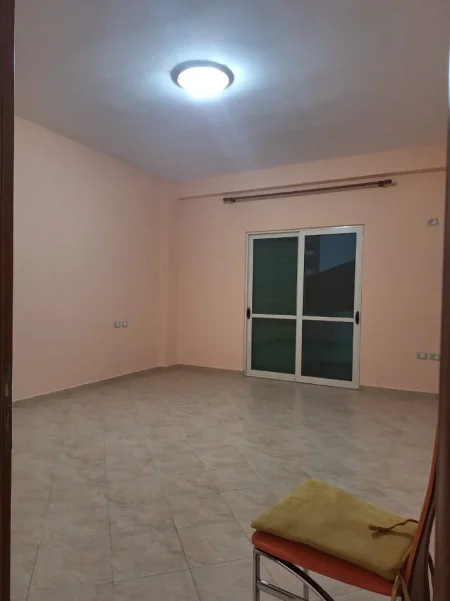 Tirane, jepet me qera 1+1 Kati 2, 110 m² (KODRA E DIELLIT)