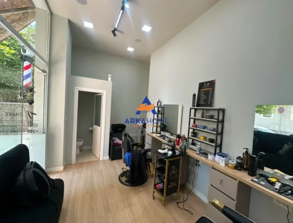 Tirane, shitet ambjent biznesi Kati 0, 24 m² 135.000 € 