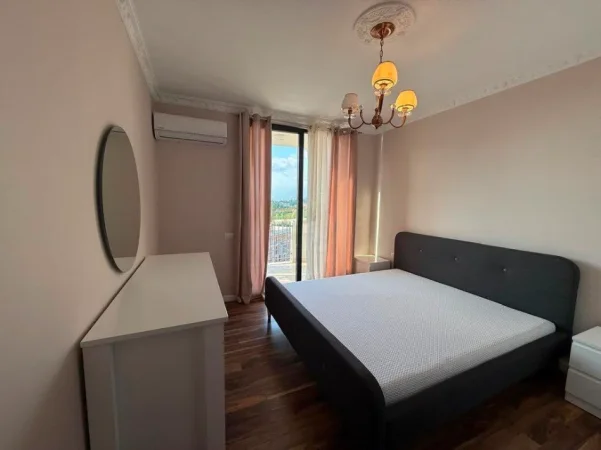 Tirane, shitet apartament 2+1+Ballkon Kati 2, 124 m² 305.000 € (Liqeni i Thate)