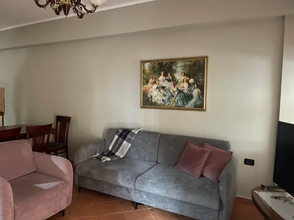 Apartament 2+1 prane nshirakut 60,000 Leke