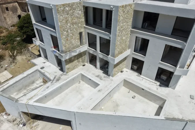 Radhime - Orikum, shitet apartament 1+1+Ballkon , 140 m² 165.150 € (Radhime, Vlore)