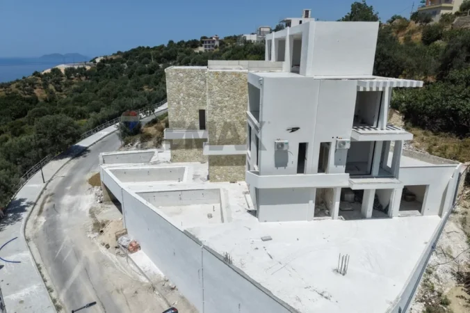 Radhime - Orikum, shitet apartament 1+1+Ballkon , 140 m² 165.150 € (Radhime, Vlore)