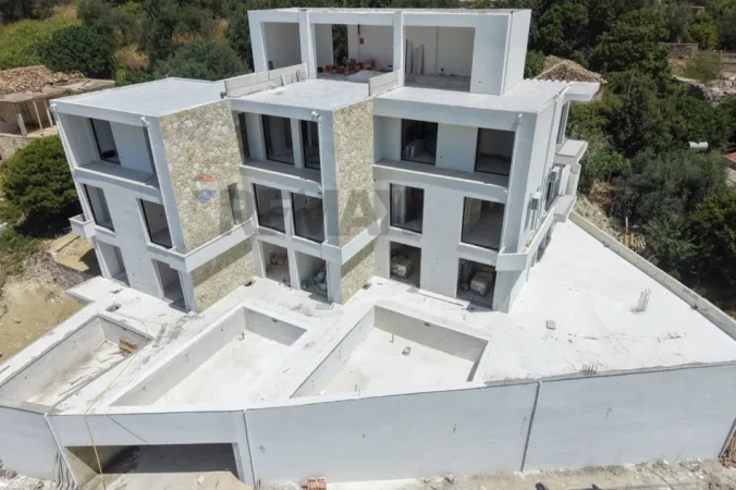 Radhime - Orikum, shitet apartament 1+1+Ballkon , 140 m² 165.150 € (Radhime, Vlore)