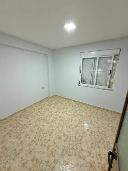 Tirane, shitet apartament 2+1+Aneks+Ballkon Kati 2, 116 m² 250.000 € (pallati me shigjeta , kompleksi delijorgji)