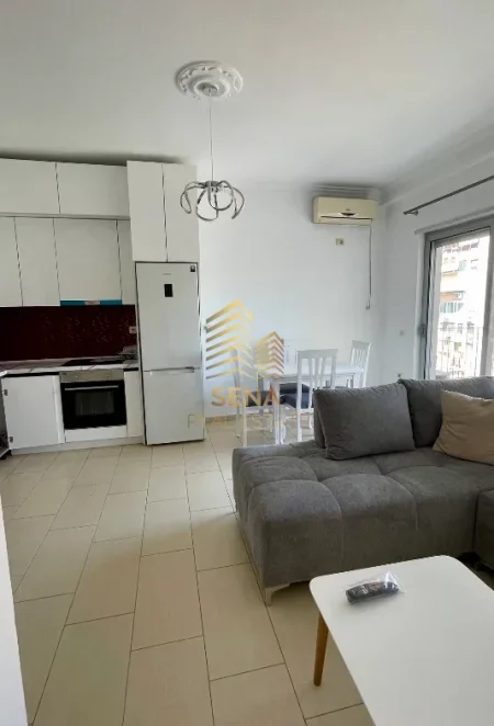 Tirane, jepet me qera apartament 1+1+Ballkon Kati 4, 70 m² 800 € (Rruga e Kavajes)