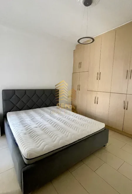 Tirane, jepet me qera apartament 1+1+Ballkon Kati 4, 70 m² 800 € (Rruga e Kavajes)