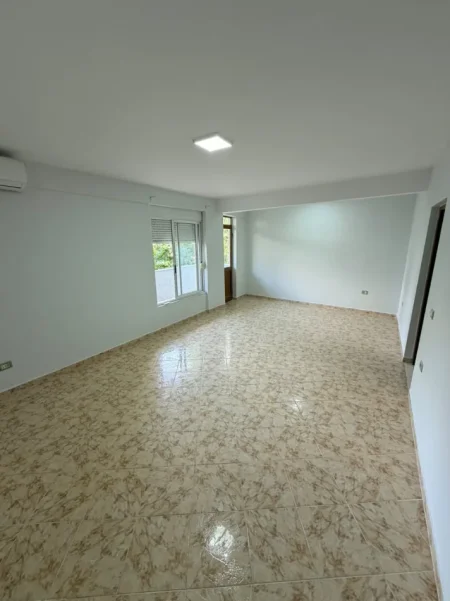 Tirane, shitet apartament 2+1+Aneks+Ballkon Kati 2, 116 m² 250.000 € (selite)