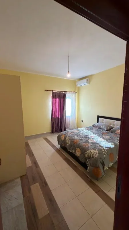 Tirane, jepet me qera apartament 2+1 Kati 3, 150 m² 450 € (Ali Demi)