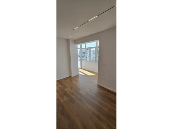 Shitet, Apartament 1+1, 21 Dhjetori, Tirane 0696069906
