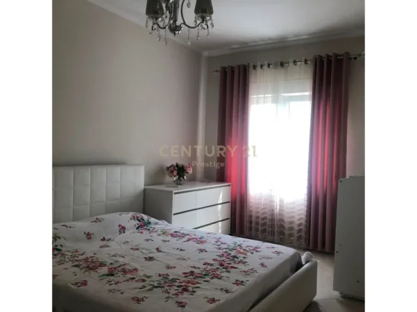 Tirane, jepet me qera apartament 2+1+Ballkon Kati 4, 90 m² 600 € (Përballë Kompleksit Vizion Plus, Don Bosko)