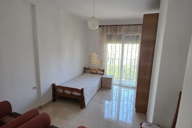 Tirane, jepet me qera apartament 1+1+Ballkon Kati 4, 80 m² 450 € (Astir, Kompleksi Jolla)