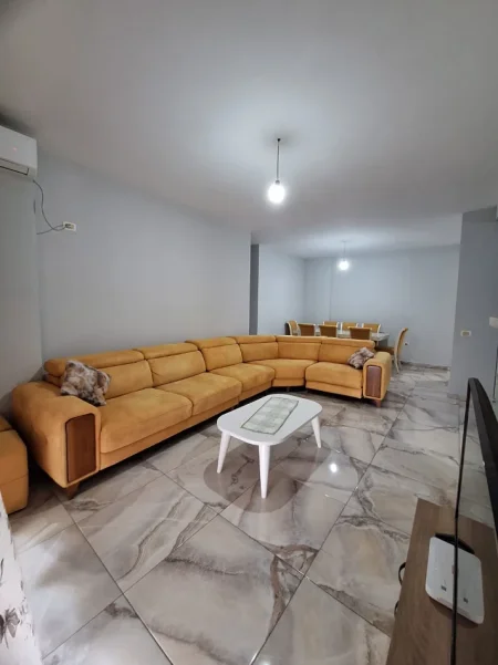 Tirane, jepet me qera apartament 3+1 Kati 2, 140 m² (ASTIR)