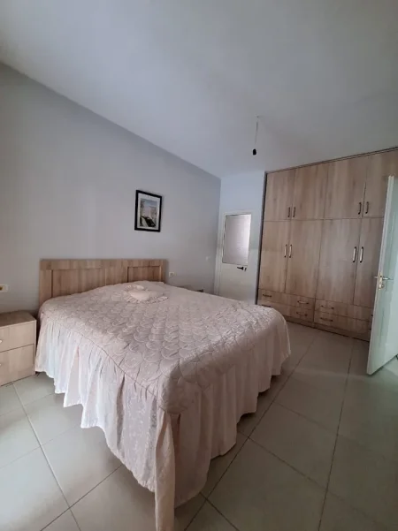 Tirane, jepet me qera apartament 3+1 Kati 2, 140 m² (ASTIR)