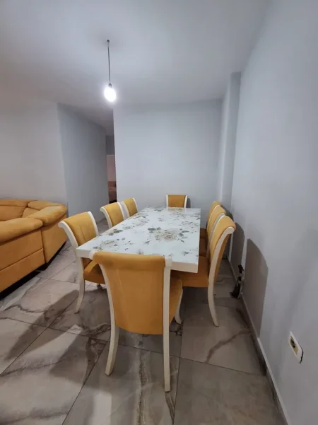 Tirane, jepet me qera apartament 3+1 Kati 2, 140 m² (ASTIR)