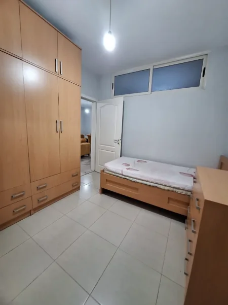 Tirane, jepet me qera apartament 3+1 Kati 2, 140 m² (ASTIR)