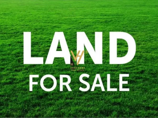 Tirane, shitet truall , 4.100 m² 738.000 € (MULLET)