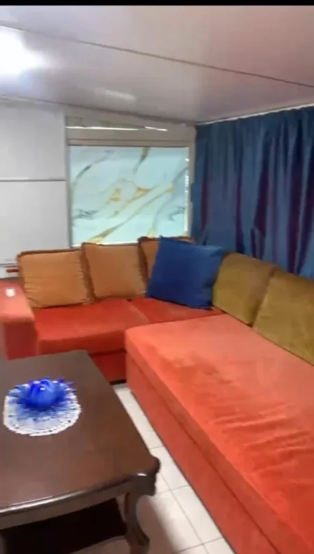 Tirane, jepet me qera apartament 1+1 Kati 3, 60 m² 400 € (QSUT)