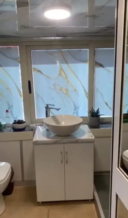 Tirane, jepet me qera apartament 1+1 Kati 3, 60 m² 400 € (QSUT)