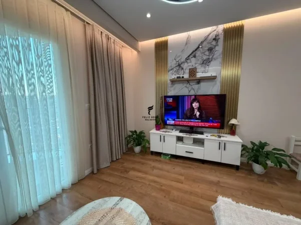Tirane, jepet me qera apartament 1+1 Kati 9, 78 m² 700 € (ZOGU I ZI)