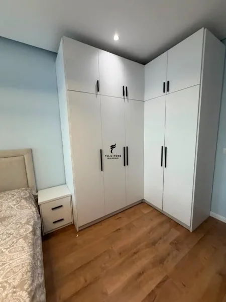Tirane, jepet me qera apartament 1+1 Kati 9, 78 m² 700 € (ZOGU I ZI)