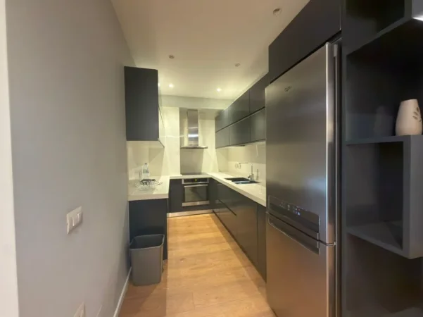 Tirane, jepet me qera apartament 2+1 Kati 5, 92 m² 800 €