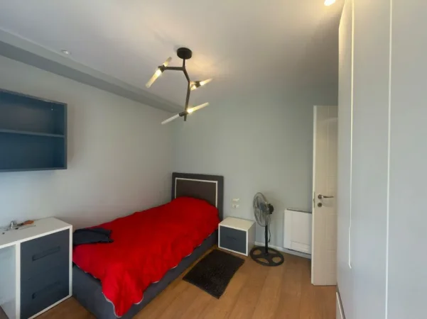 Tirane, jepet me qera apartament 2+1 Kati 5, 92 m² 800 €