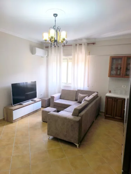 Shitet, Apartament 2+1, Fresku