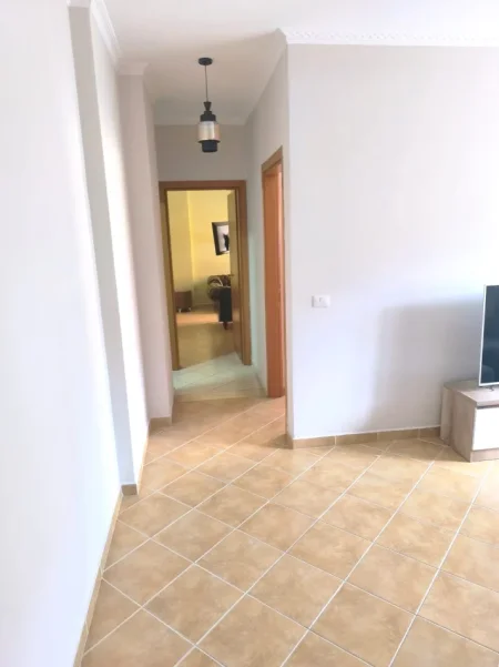 Shitet, Apartament 2+1, Fresku