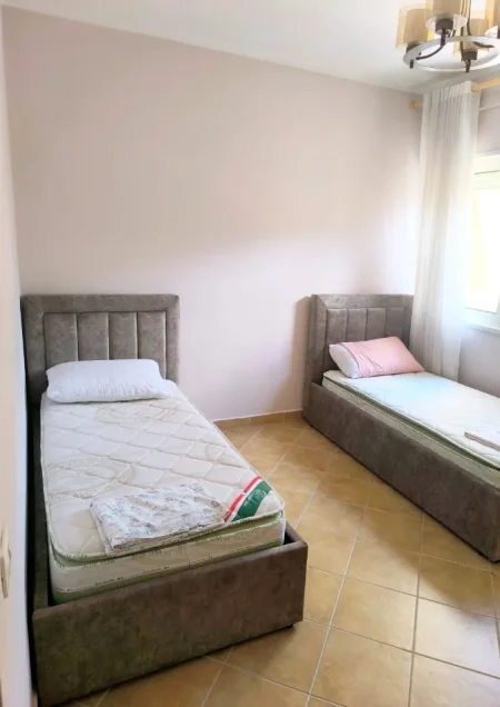 Shitet, Apartament 2+1, Fresku