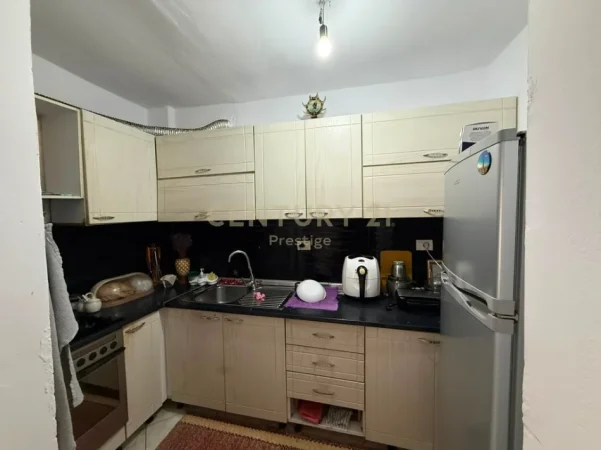 Tirane, shitet apartament 2+1 Kati 2, 73 m² 142.000 €