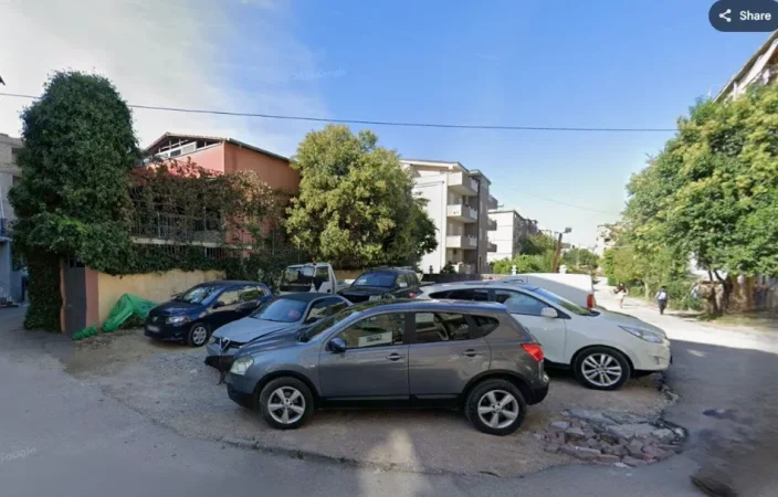 Tirane, shitet truall , 284 m² 79.520 € (KOMBINAT)